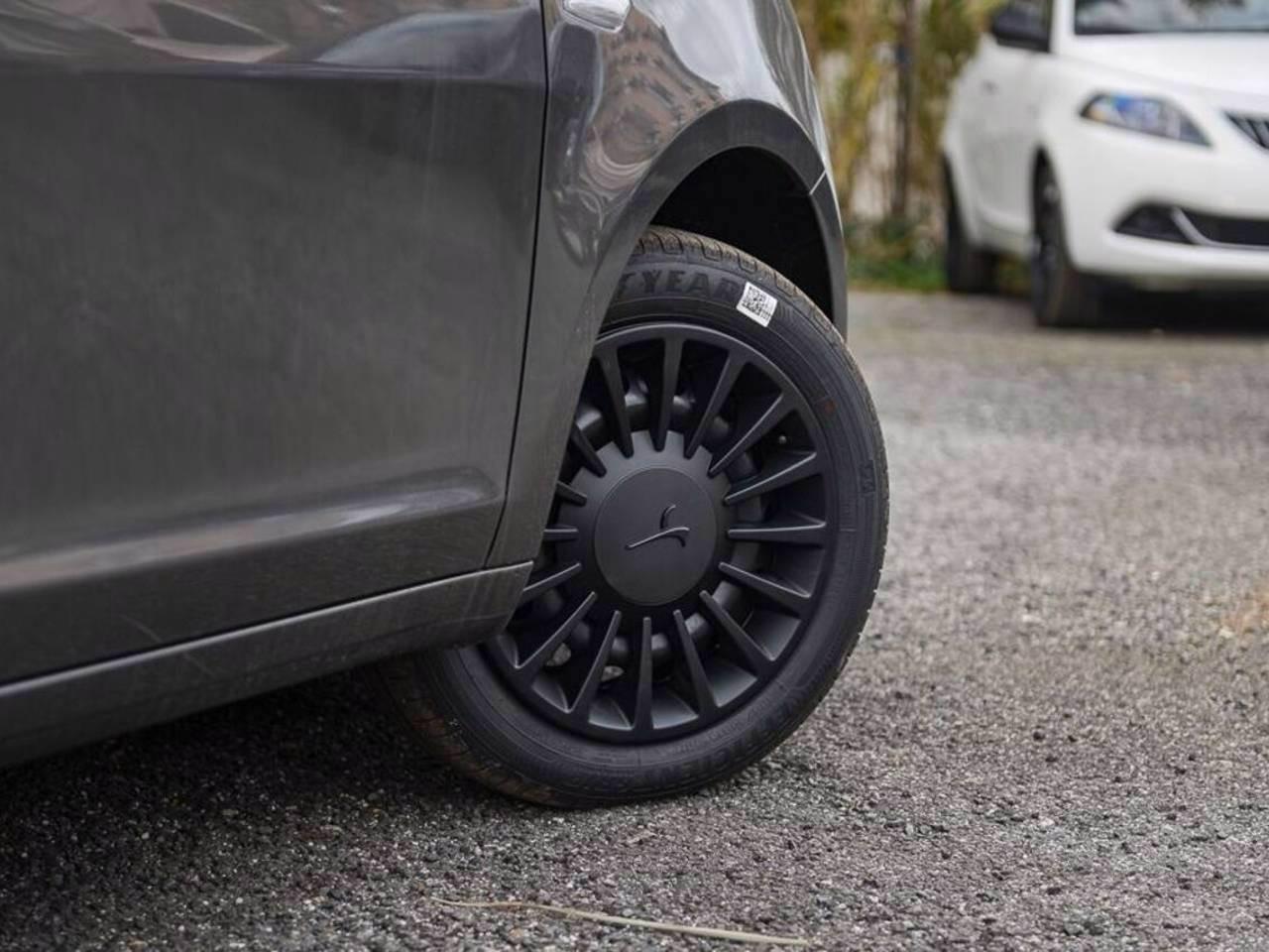 LANCIA Ypsilon III 2021 - Ypsilon 1.0 firefly hybrid Silver s&s 70cv