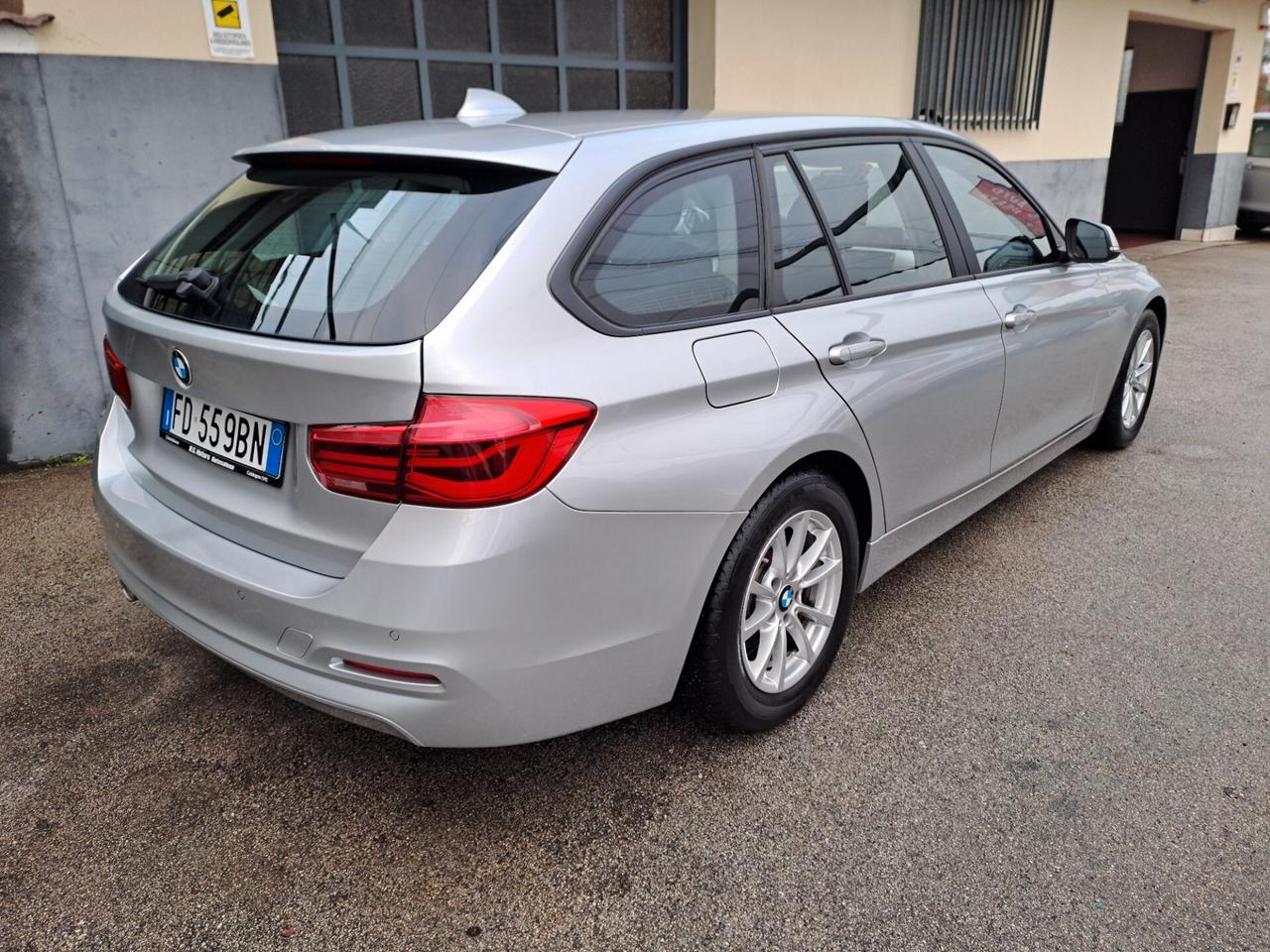 BMW 318D Touring 150CV Business - EURO 6B