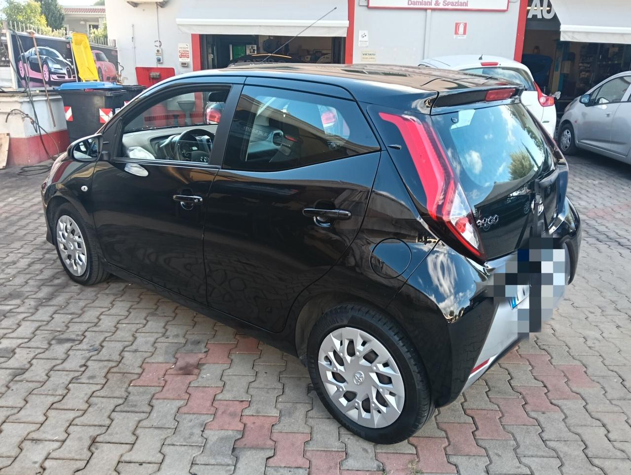 Toyota Aygo Connect 1.0 / 5 porte x-cool MMT