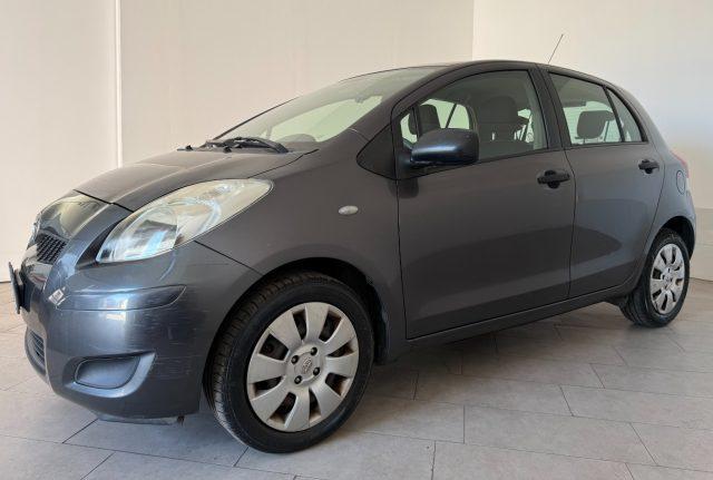 TOYOTA Yaris 1.0 5 porte Luxury pack