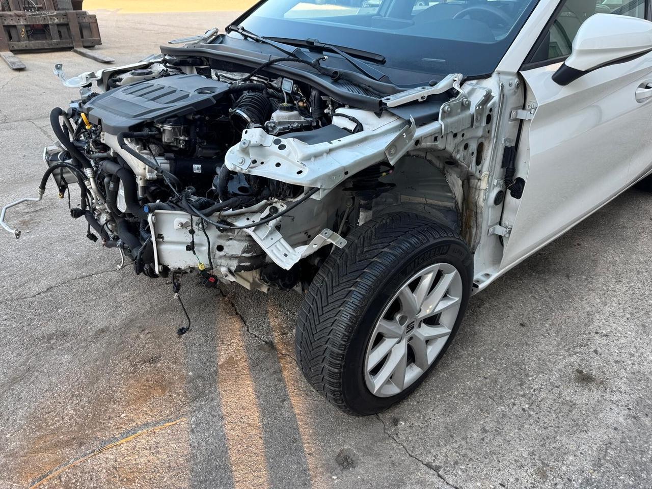 SEAT Leon Sportstourer 2.0 tdi 115cv INCIDENTATA