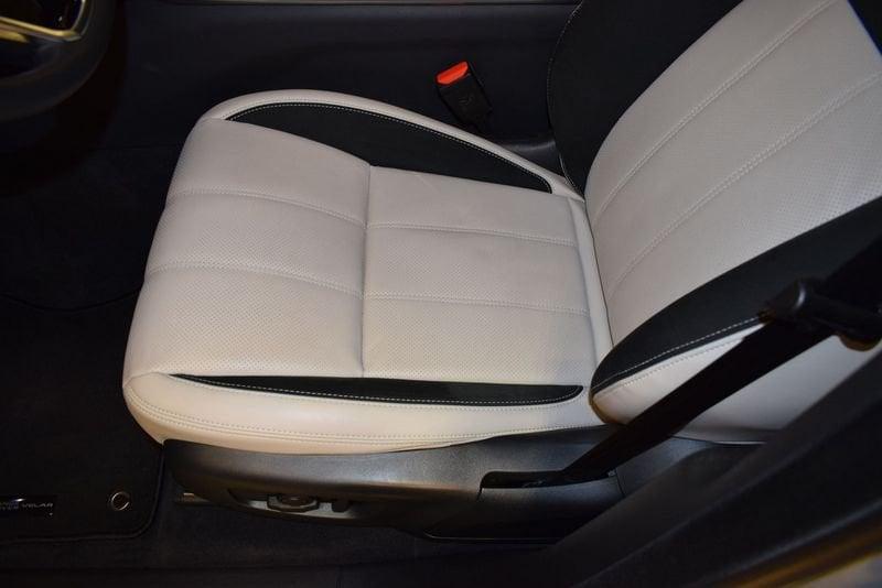 Land Rover Range Rover Velar Range Rover Velar 2.0D I4 204 CV R-Dynamic S IVA ESPOSTA