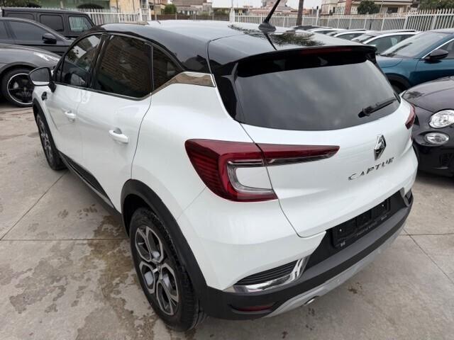 Renault Captur Blue dCi 115 CV EDC Intens