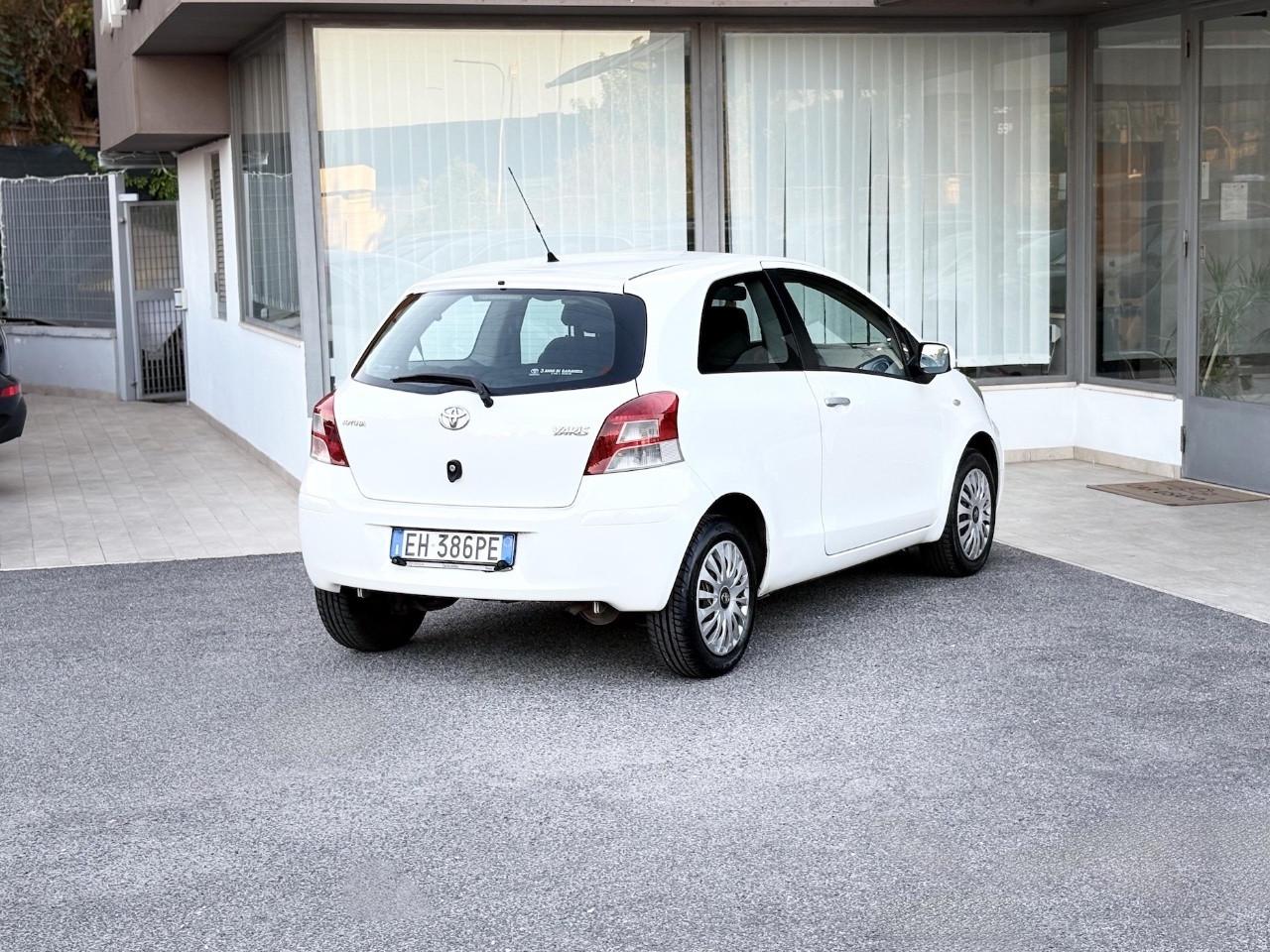 Toyota Yaris 1.0 Benzina 69CV E5 Neo - 2011