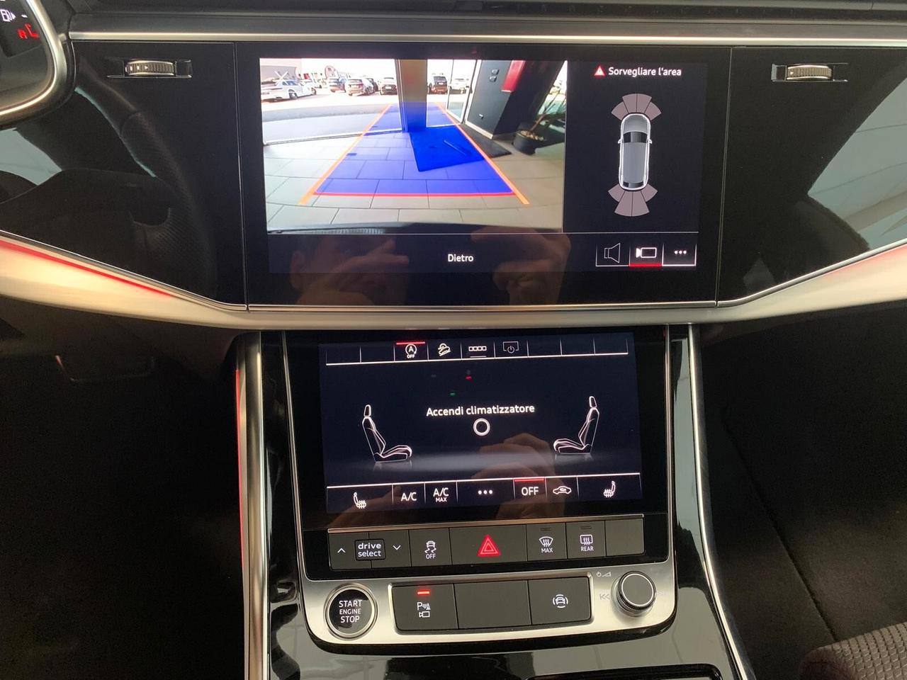 Audi Q8 50 TDI S-LINE INTERNO/ESTERNO