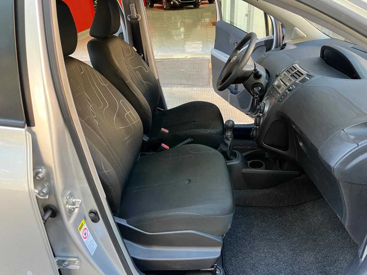 Toyota Yaris 1.0 3 porte Sol