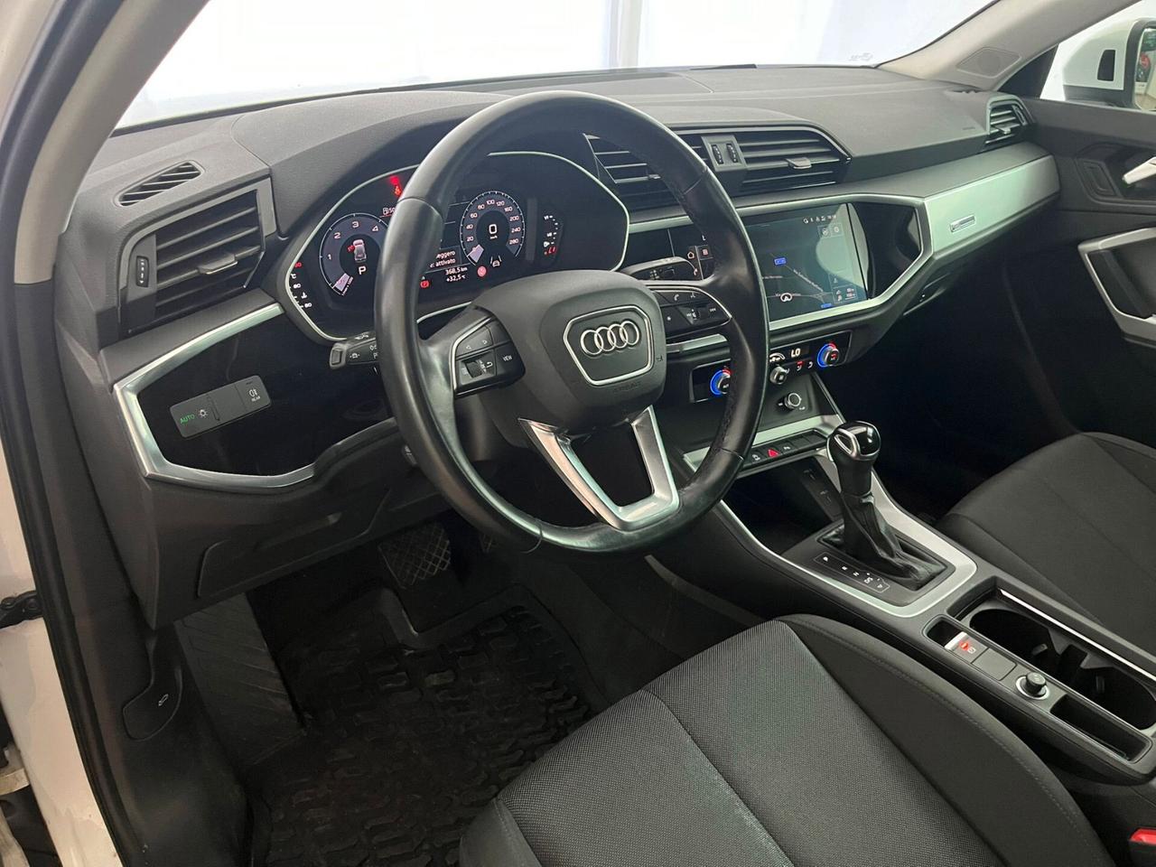 Audi Q3 35 TDI S tronic Business