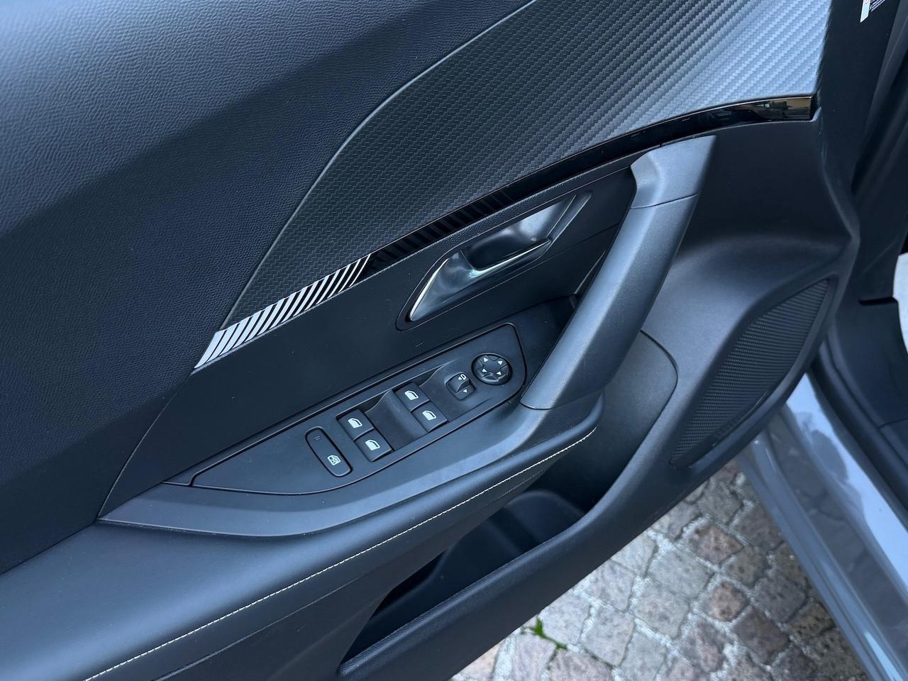Peugeot 2008 PureTech 100 S&S Allure