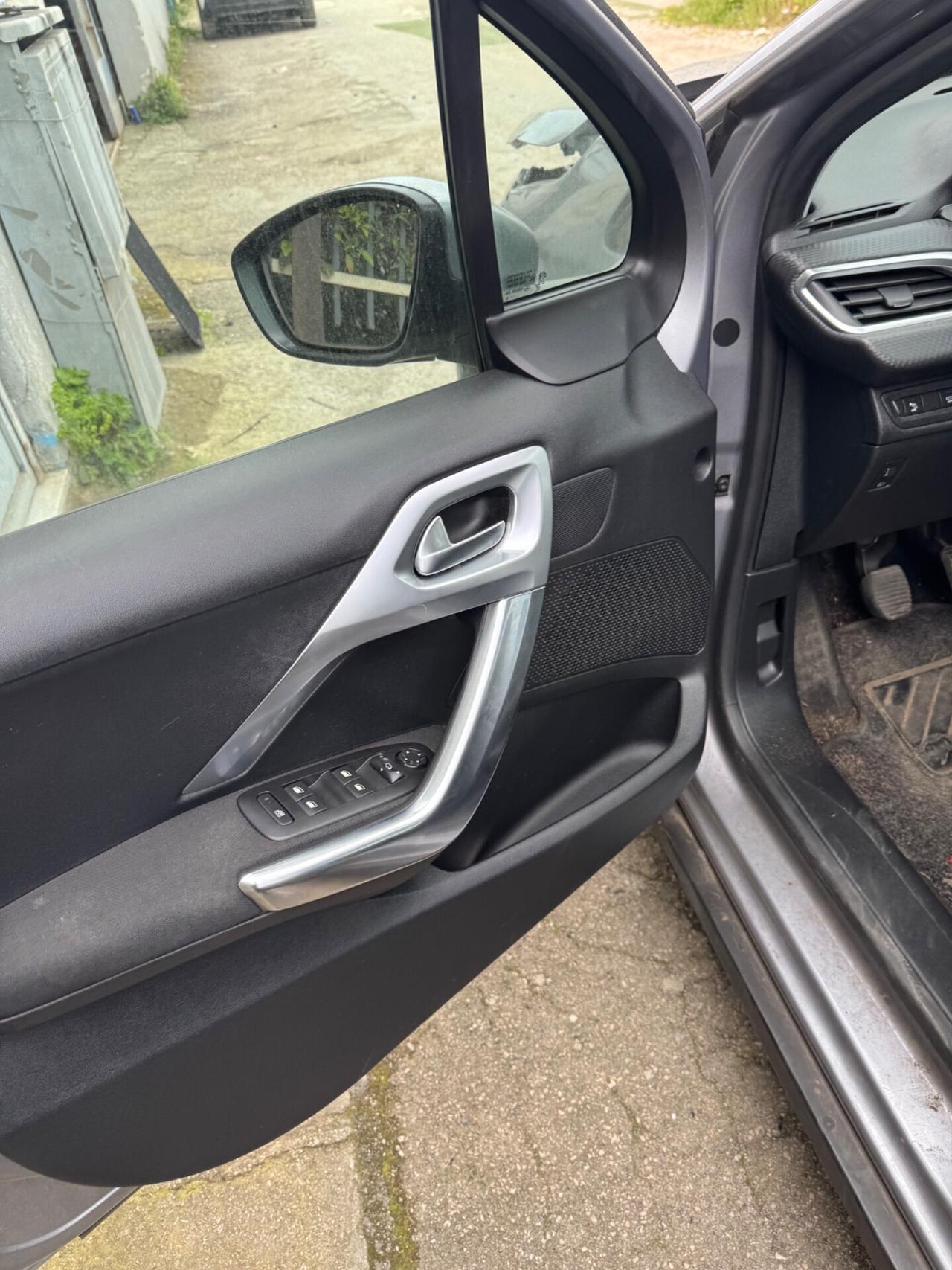 Peugeot 2008 PureTech 82 S&S Allure
