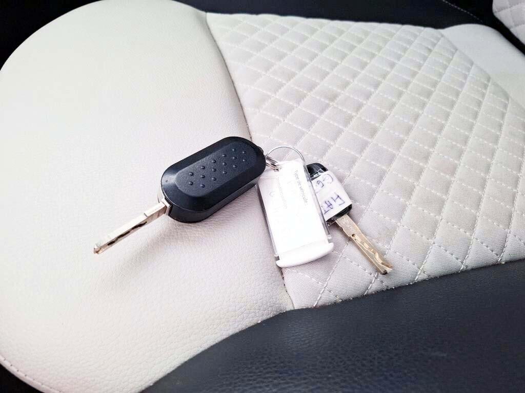 Fiat 500 1.0 Hybrid Dolcevita Interni in Pelle Navigatore Apple Car Android Auto Sensori