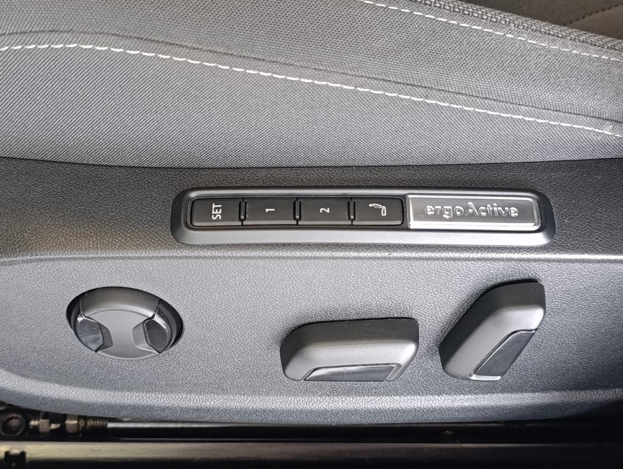 Volkswagen Golf 1.5 tsi evo Style 130cv