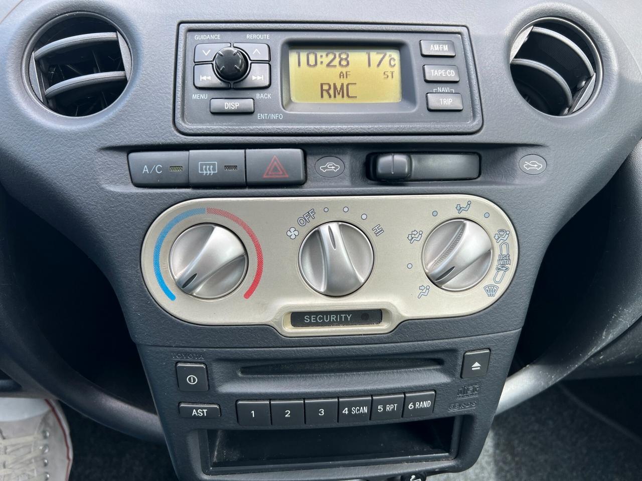Toyota Yaris 1.0i 16V cat 3 porte Euro 4 adatta a neopatentati
