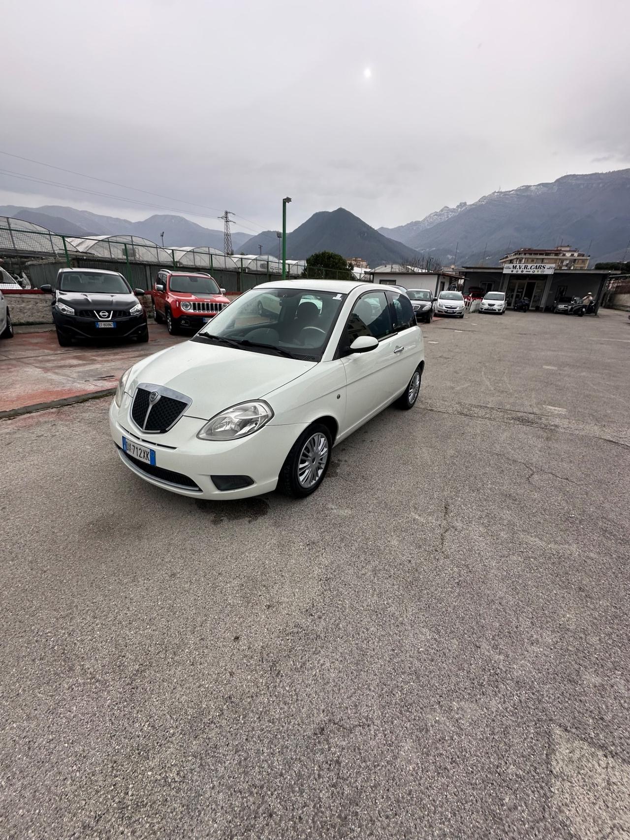 Lancia Ypsilon 1.4 Platino Ecochic GPL