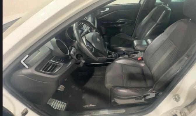 Alfa Romeo Giulietta 1.4 t. m.air Distinctive 170cv 12 mesi garanzia