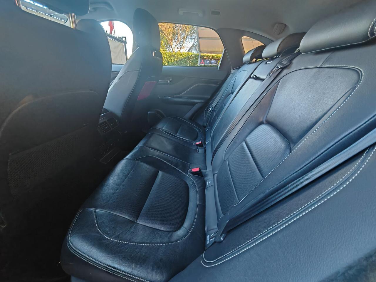 Jaguar F-Pace 2.0 D 180 CV R-Sport