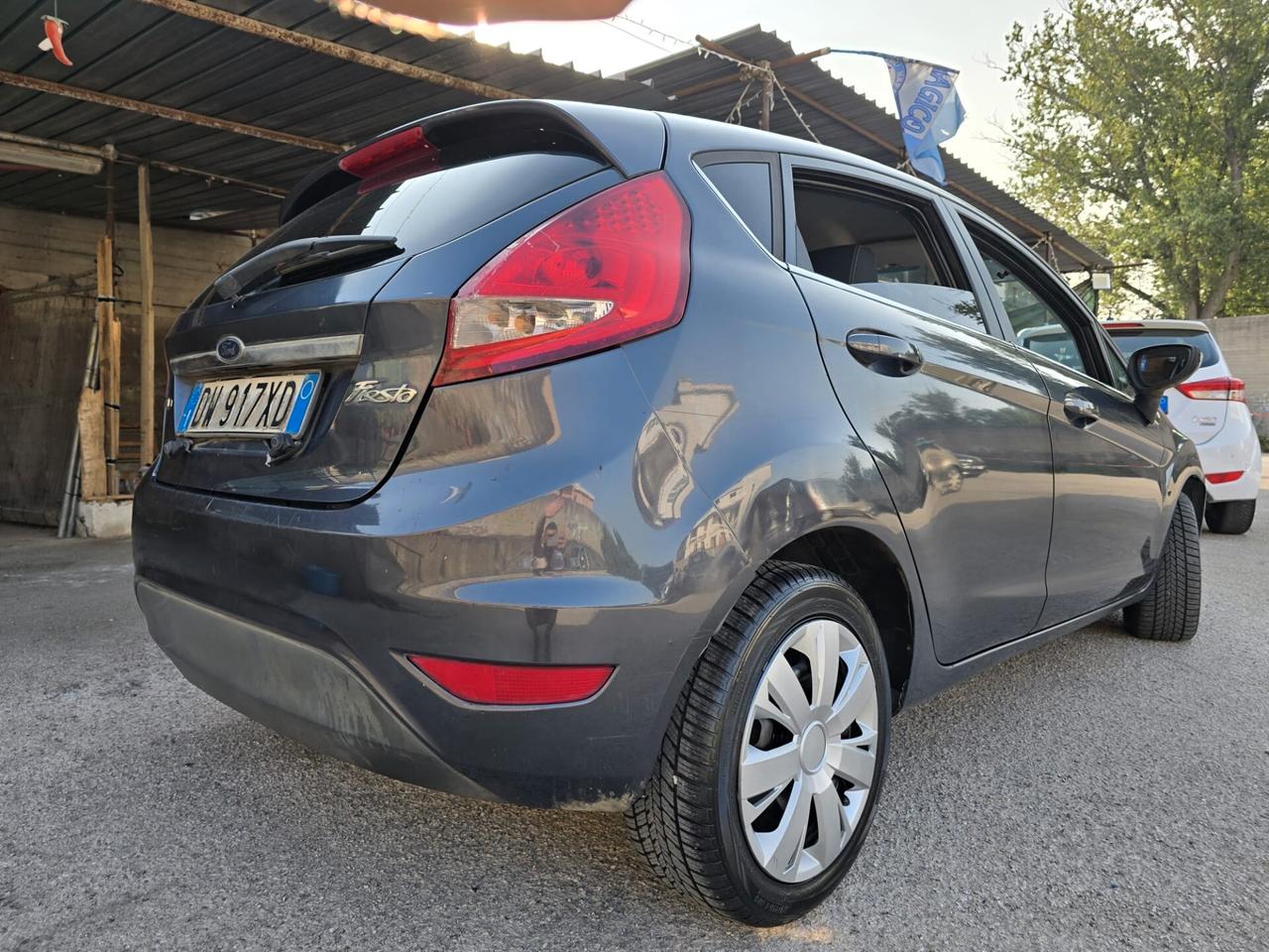 FORD FIESTA 1.4 DIESEL ACCESSORIATA 2010