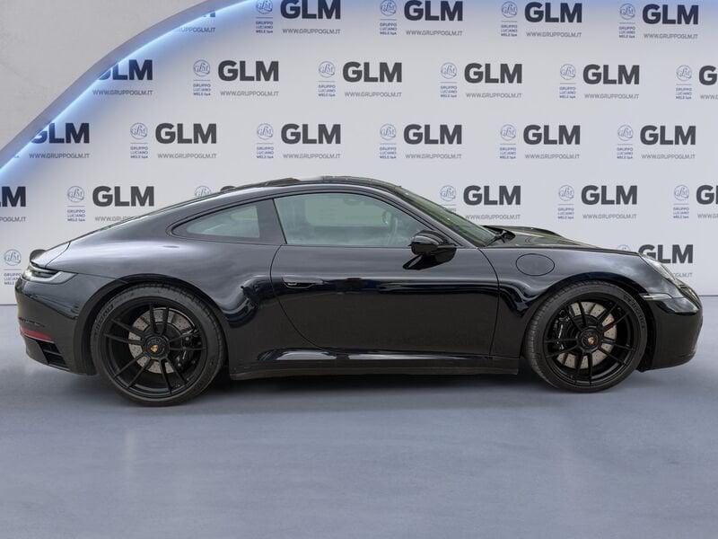 Porsche 911 Carrera 4 GTS