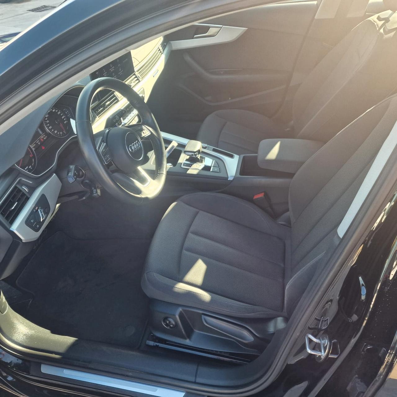 Audi A4 Avant 40 TDI quattro S tronic Business