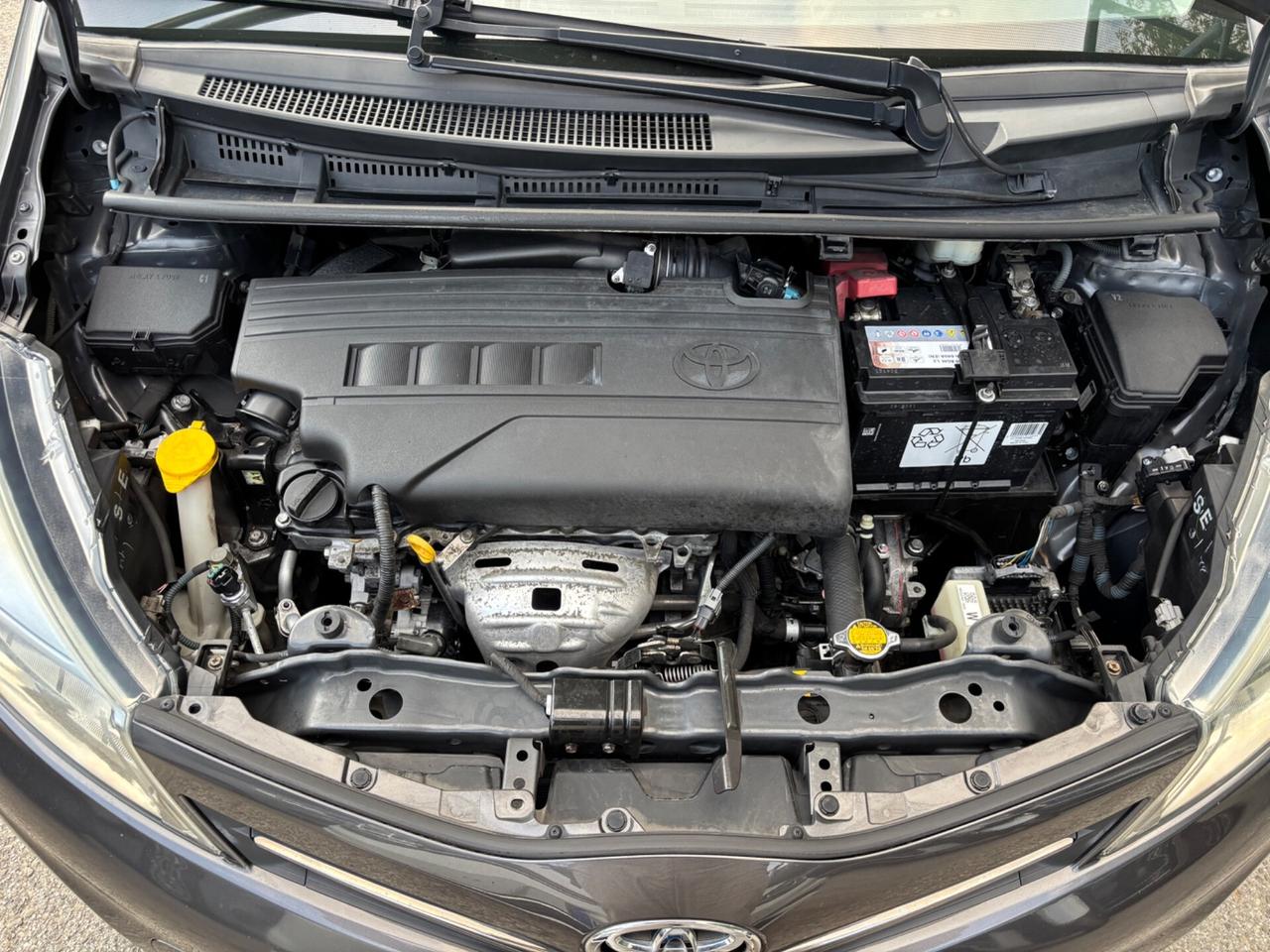 Toyota Yaris 1.3 5 porte Lounge AUTOMATICA