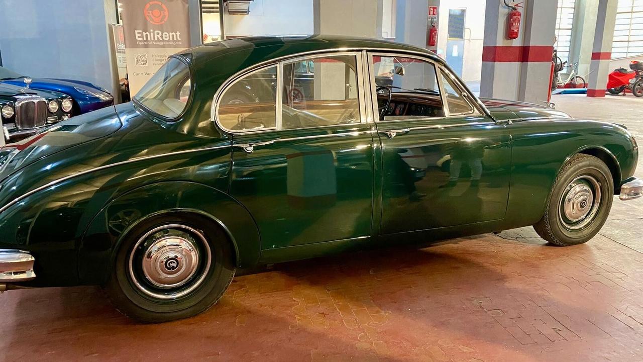 Daimler 250-V8 (Automatic)