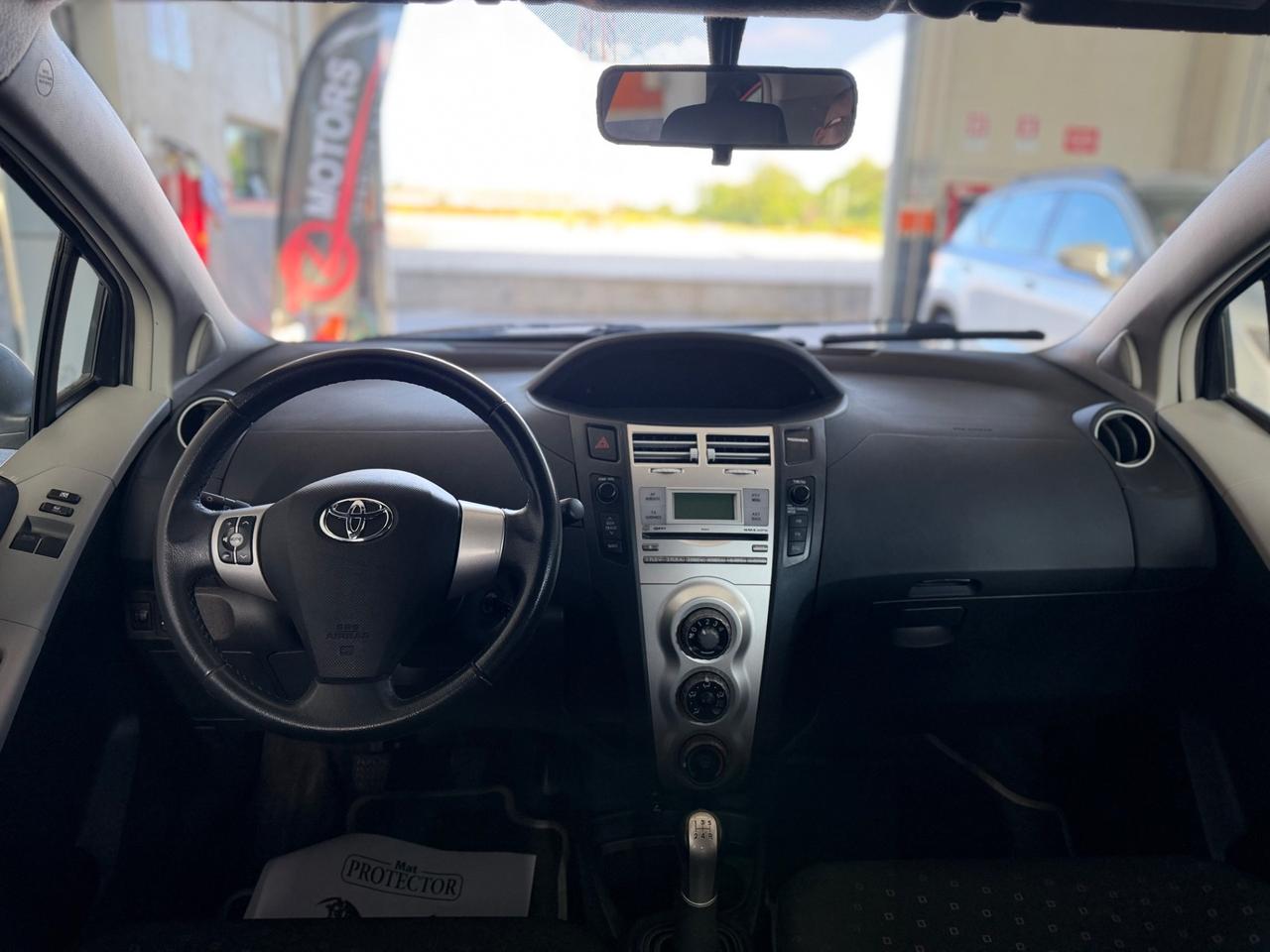 Toyota Yaris 1.0 5 porte Now NEOPATENTATI