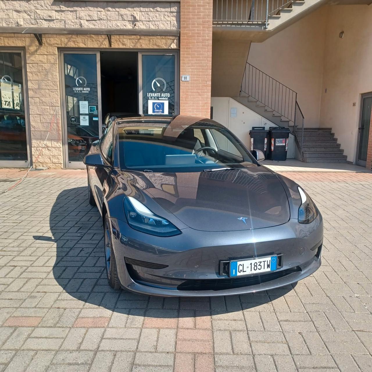 58078KM TESLA GANCIO DI TRAINO AUTONOMIA 408KM