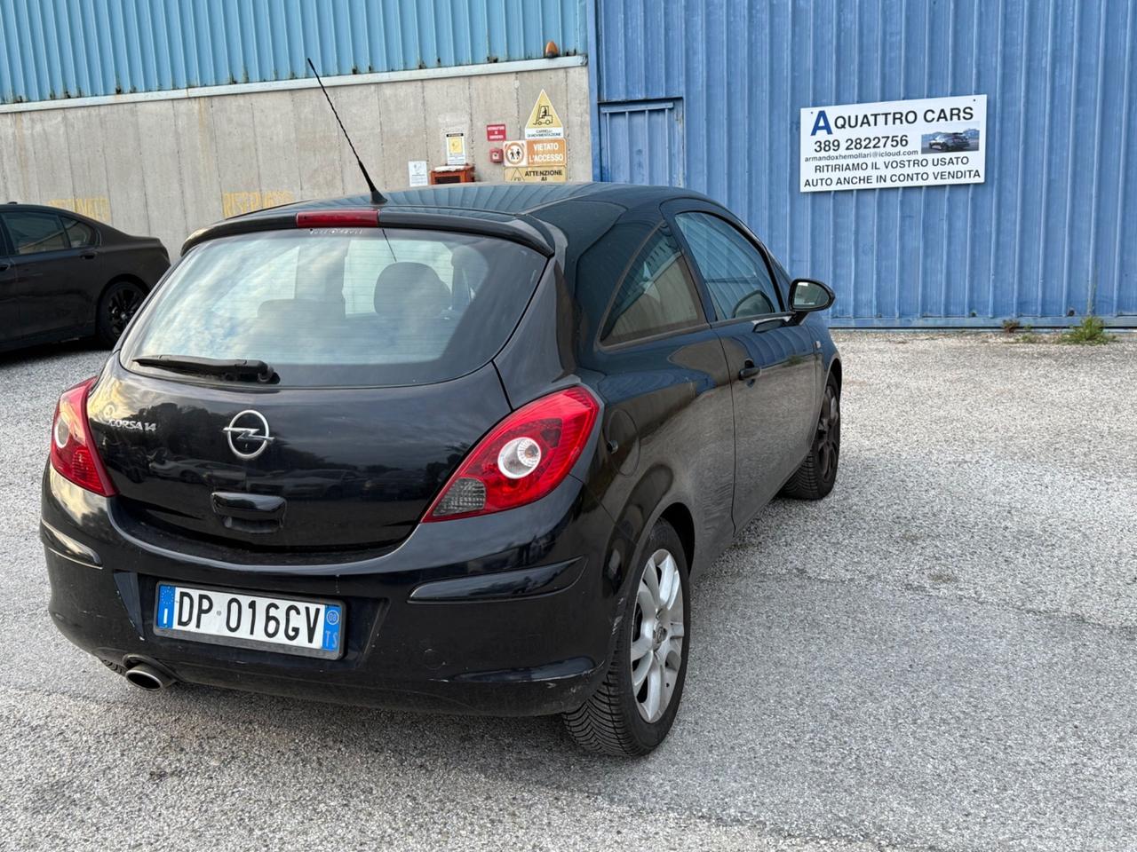 Opel Corsa 1.2 3 porte Club