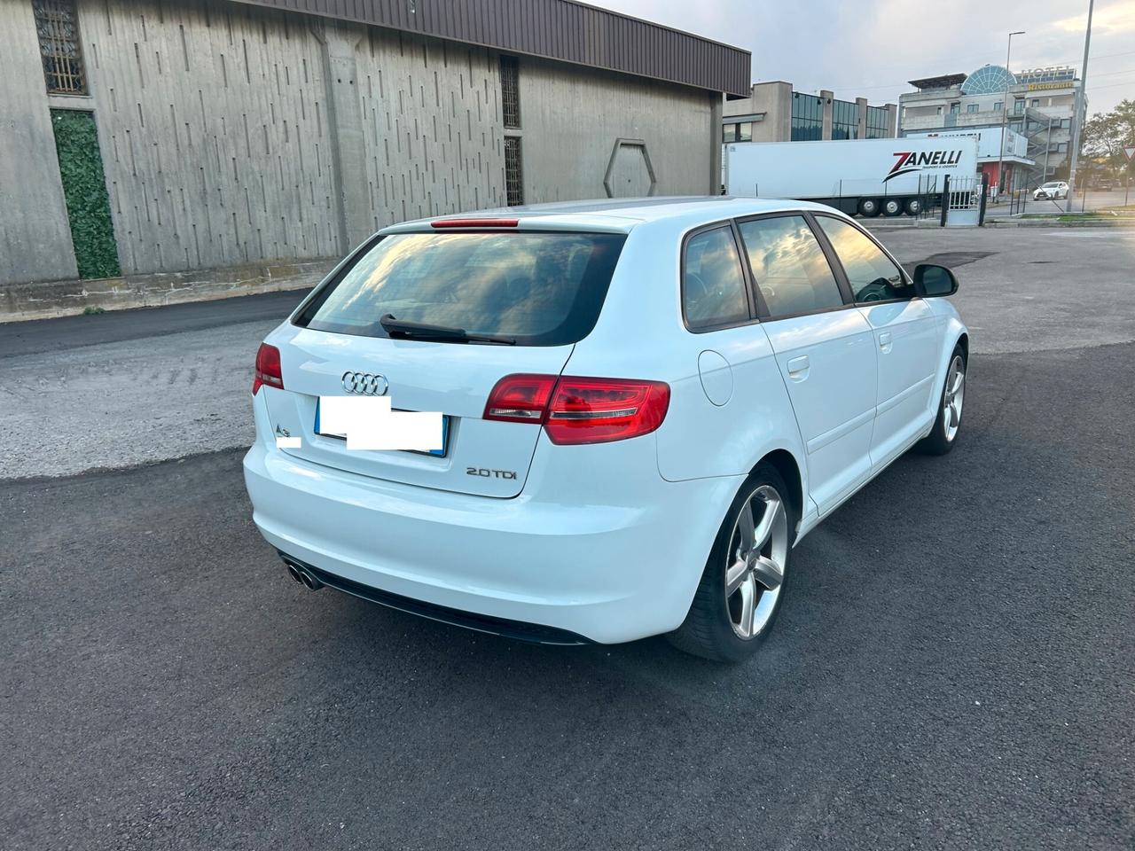 Audi A3 2.0 Tdi Sportback S-LINE ok neopatentati unico proprietario tutta tagliandata con libretto tagliandi