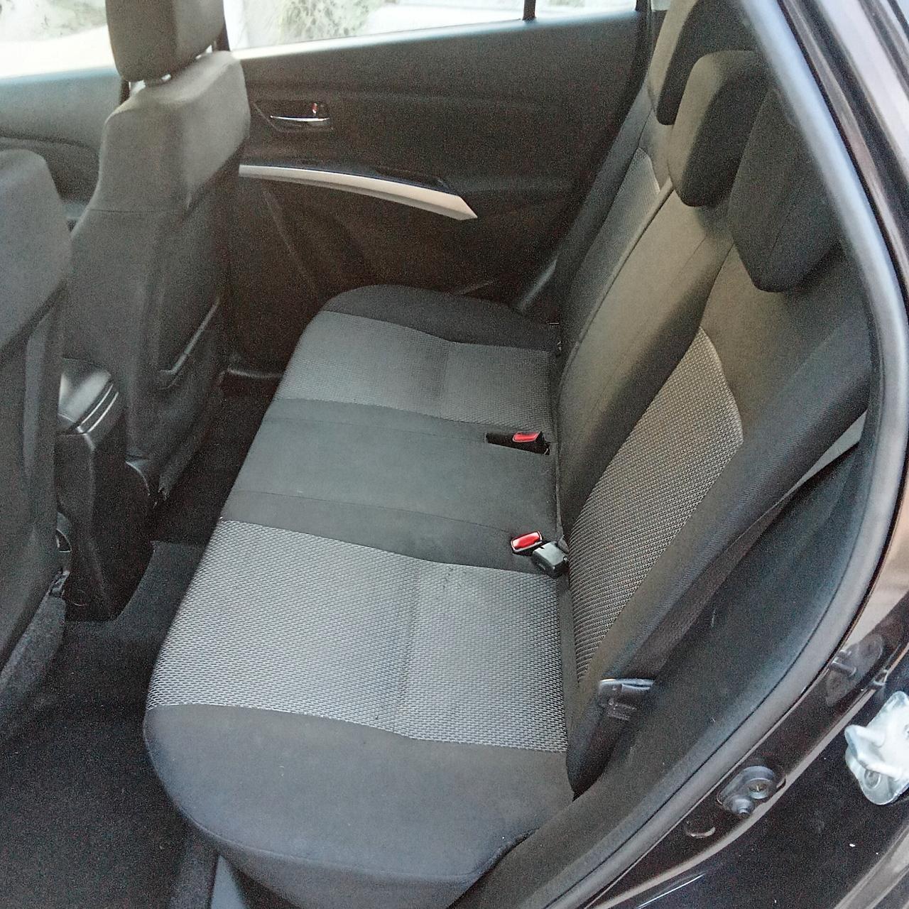 Suzuki S-Cross 1.6 DDiS Easy 014
