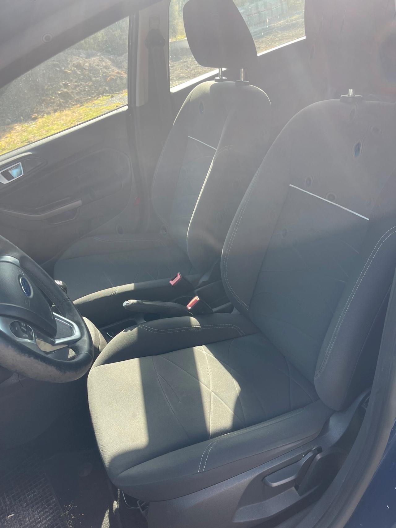 Ford Fiesta 1.2 60CV 5 porte BOLLO ESENTE - CLIMA MULTIFUNZIONE NEO PATENTATI