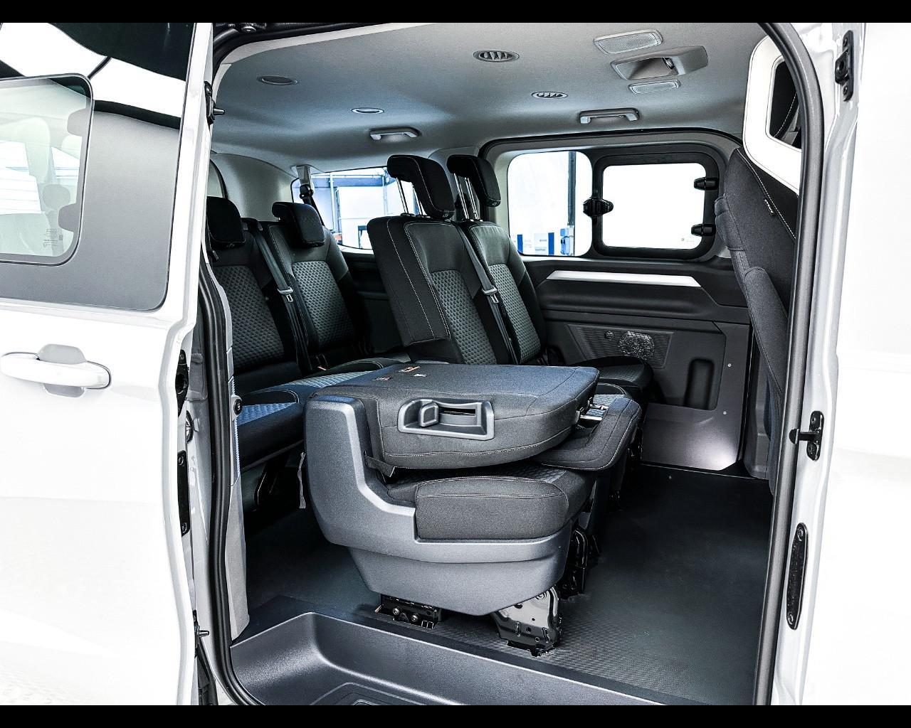 VOLKSWAGEN Caravelle 7ª '25-> - Caravelle 2.0 TDI 150CV PC Life