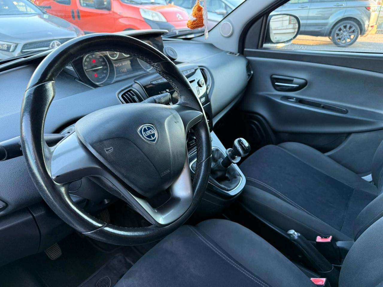 Lancia Ypsilon 1.2 69 CV 5 porte GPL Ecochic Silver