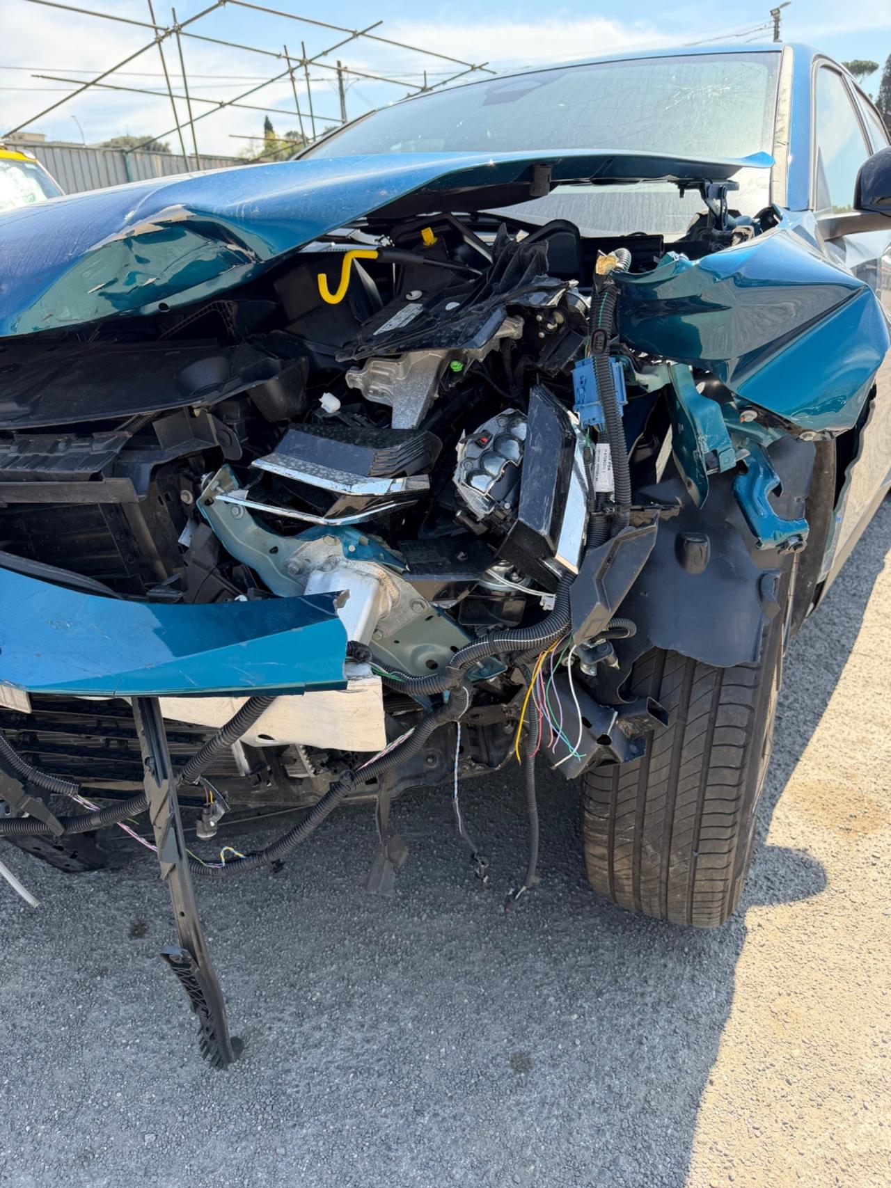 Peugeot 408 Hybrid 145cv GT