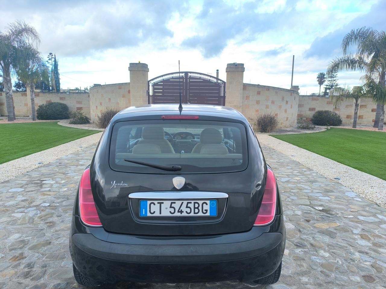 Lancia Ypsilon 1.2 perfetta km originali