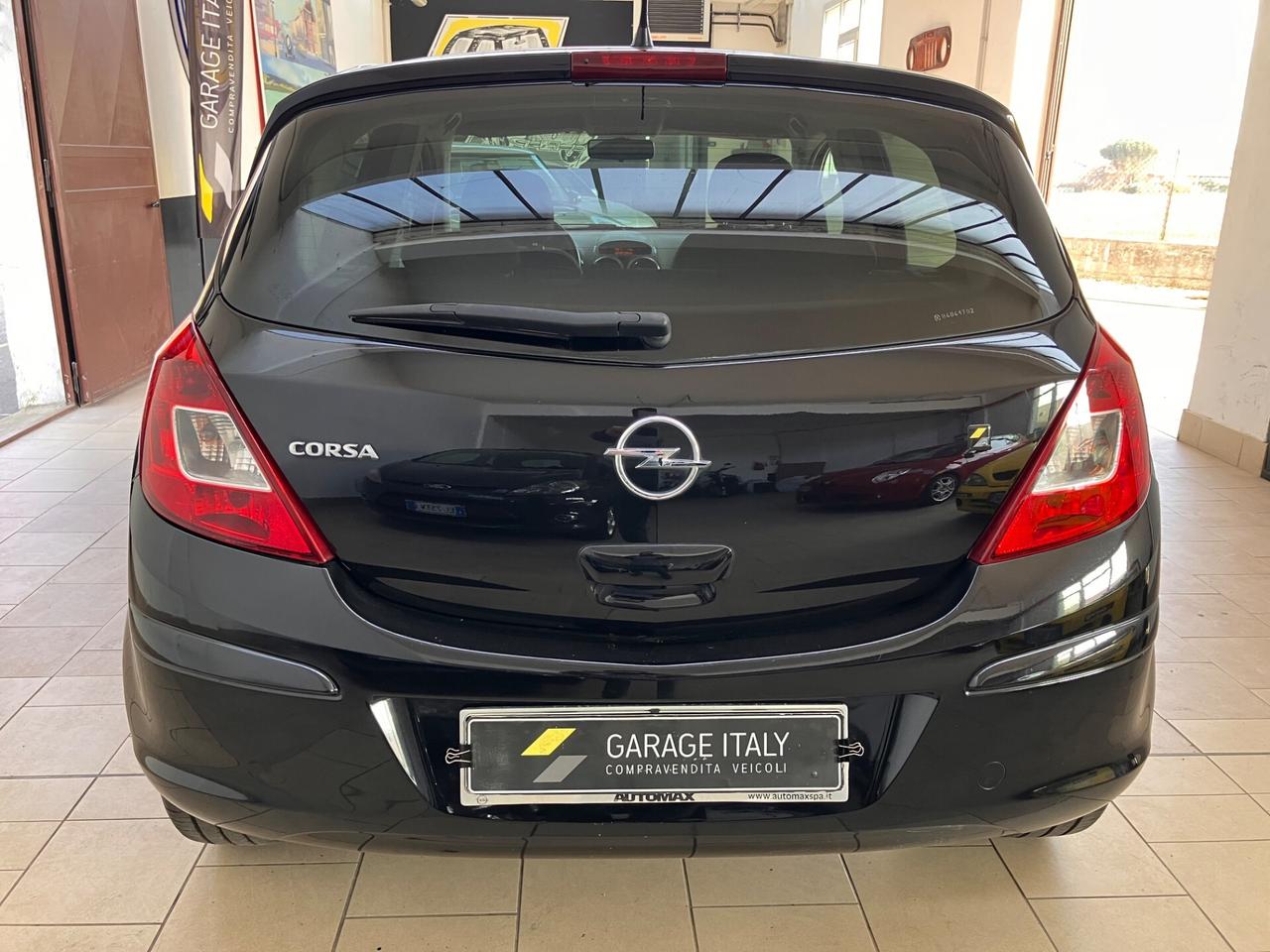Opel Corsa 1.2 5 porte Cosmo NEOPATENTATI