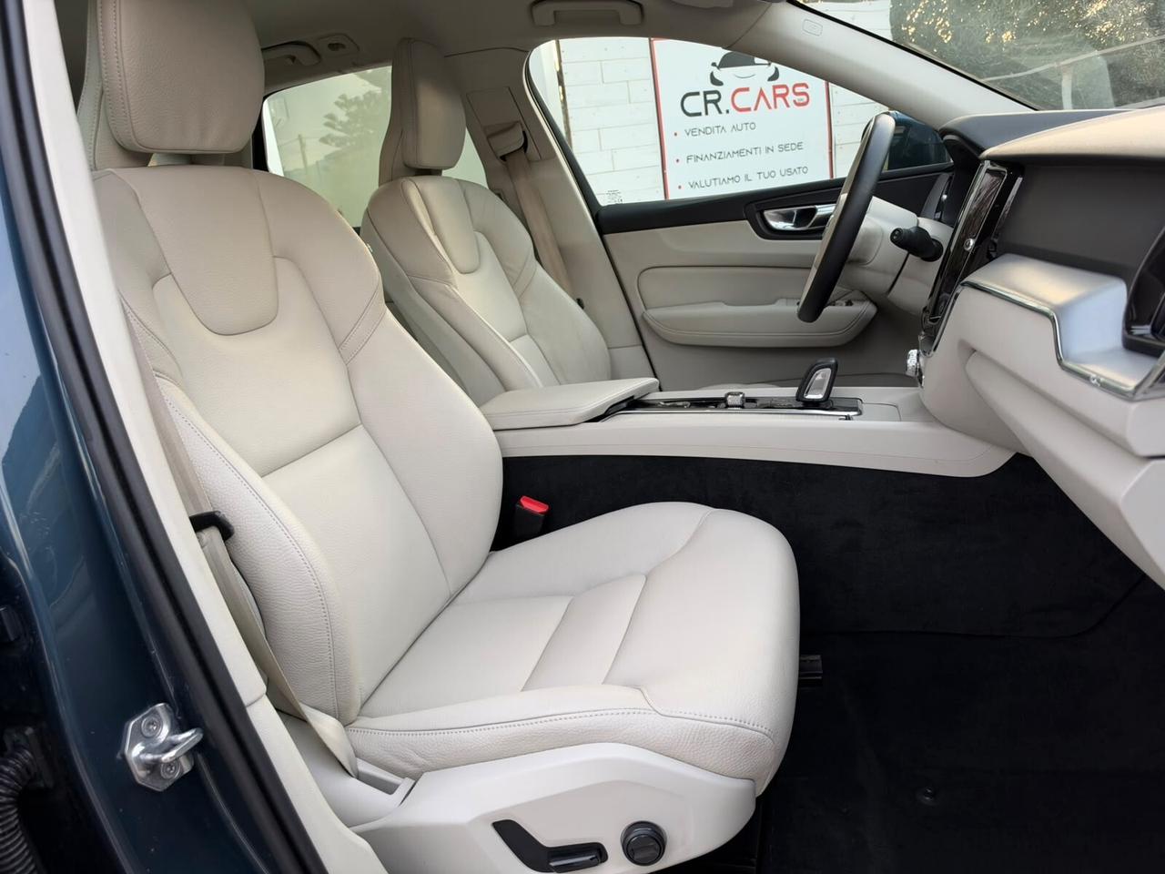 Volvo XC 60 XC60 B4 (d) AWD Geartronic Momentum Pro
