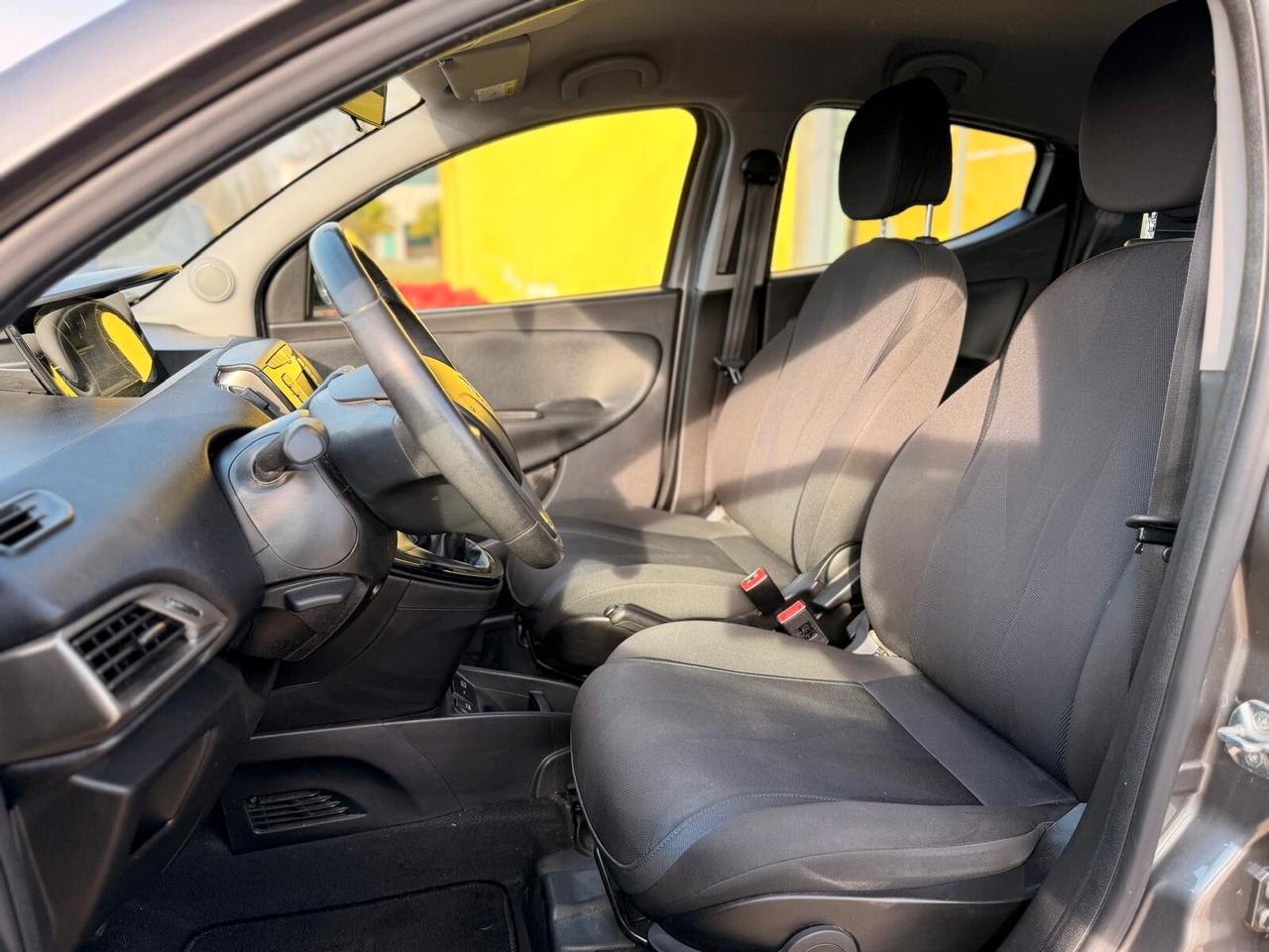 Lancia Ypsilon 1.2 69 CV 5 porte S&S Platinum