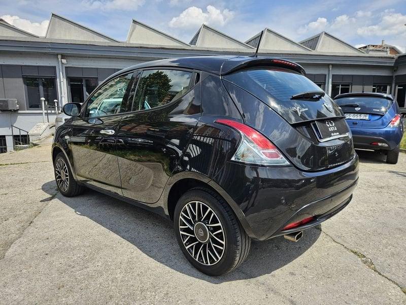 Lancia Ypsilon 1.0 FireFly 70cv Hybrid Alberta Ferretti