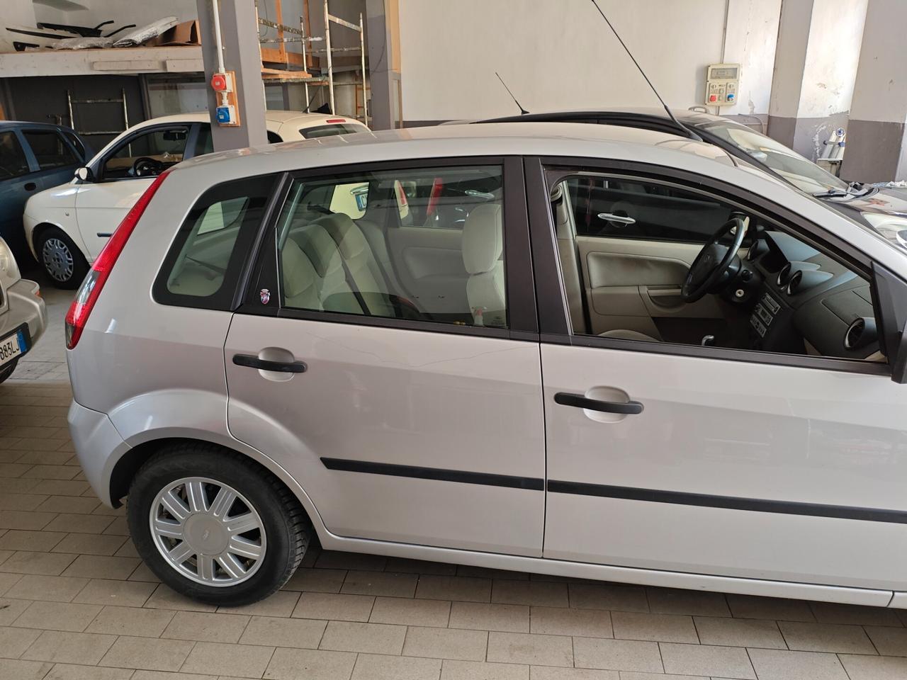 Ford Fiesta 1.4 TDCi 5p. Ghia