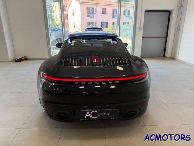 PORSCHE 911 Carrera 4S
