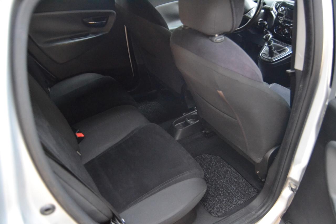 Lancia Ypsilon 0.9 TwinAir 85 CV 5 porte S&S Gold