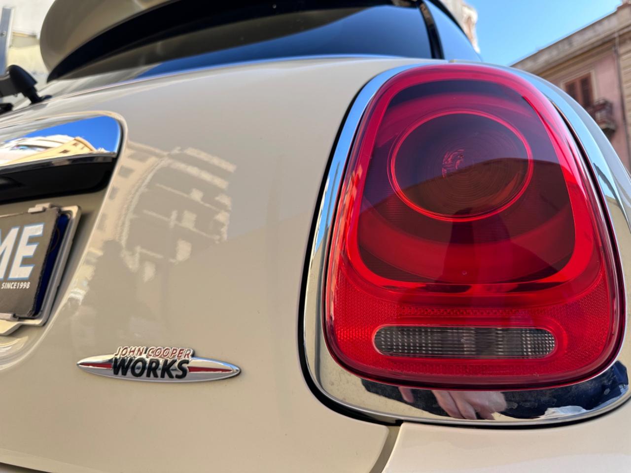 Mini John Cooper Works Coupe JOHN COOPER WORKS