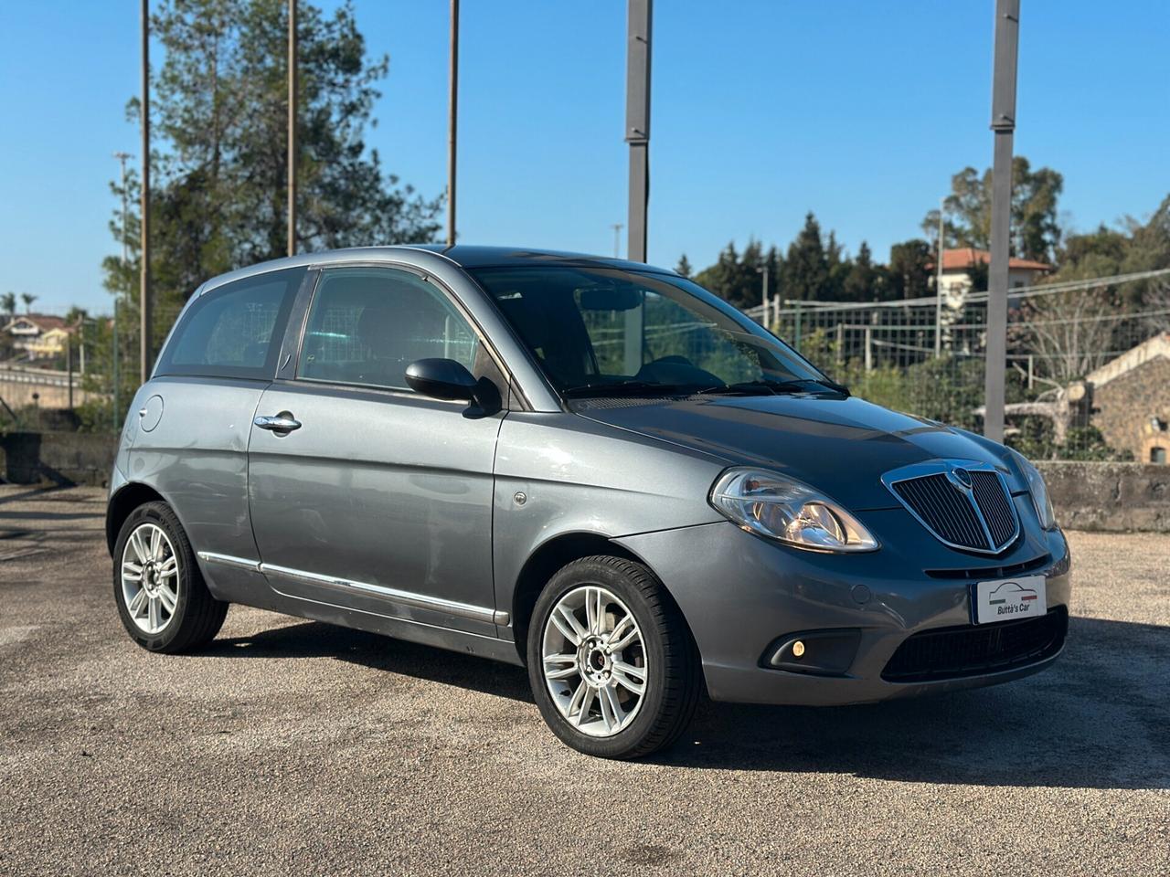 Lancia Ypsilon 1.3 MJT 90 CV Platino