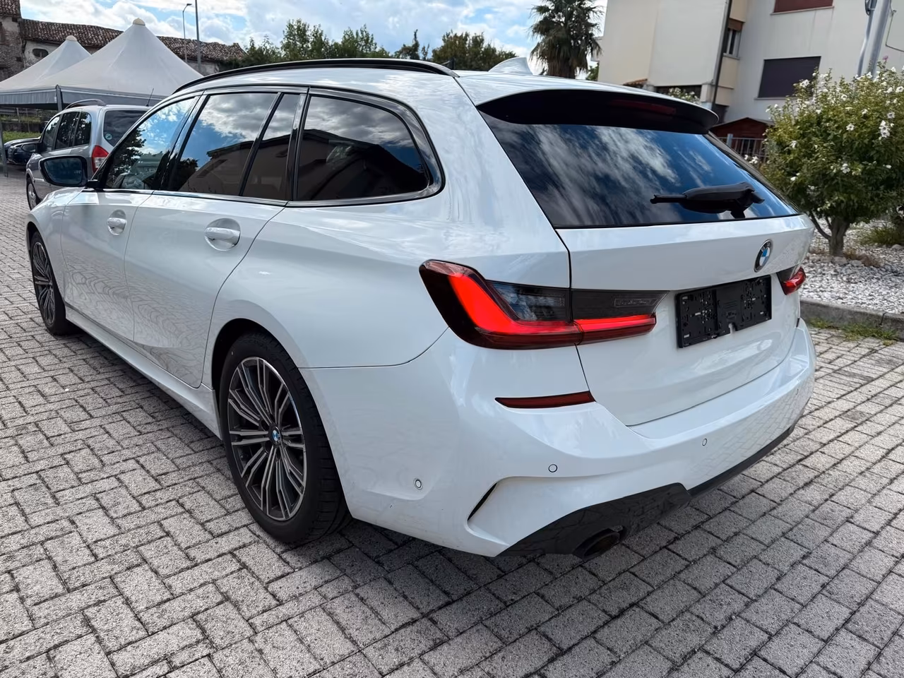 Bmw 330i Touring Msport + Book service BMW