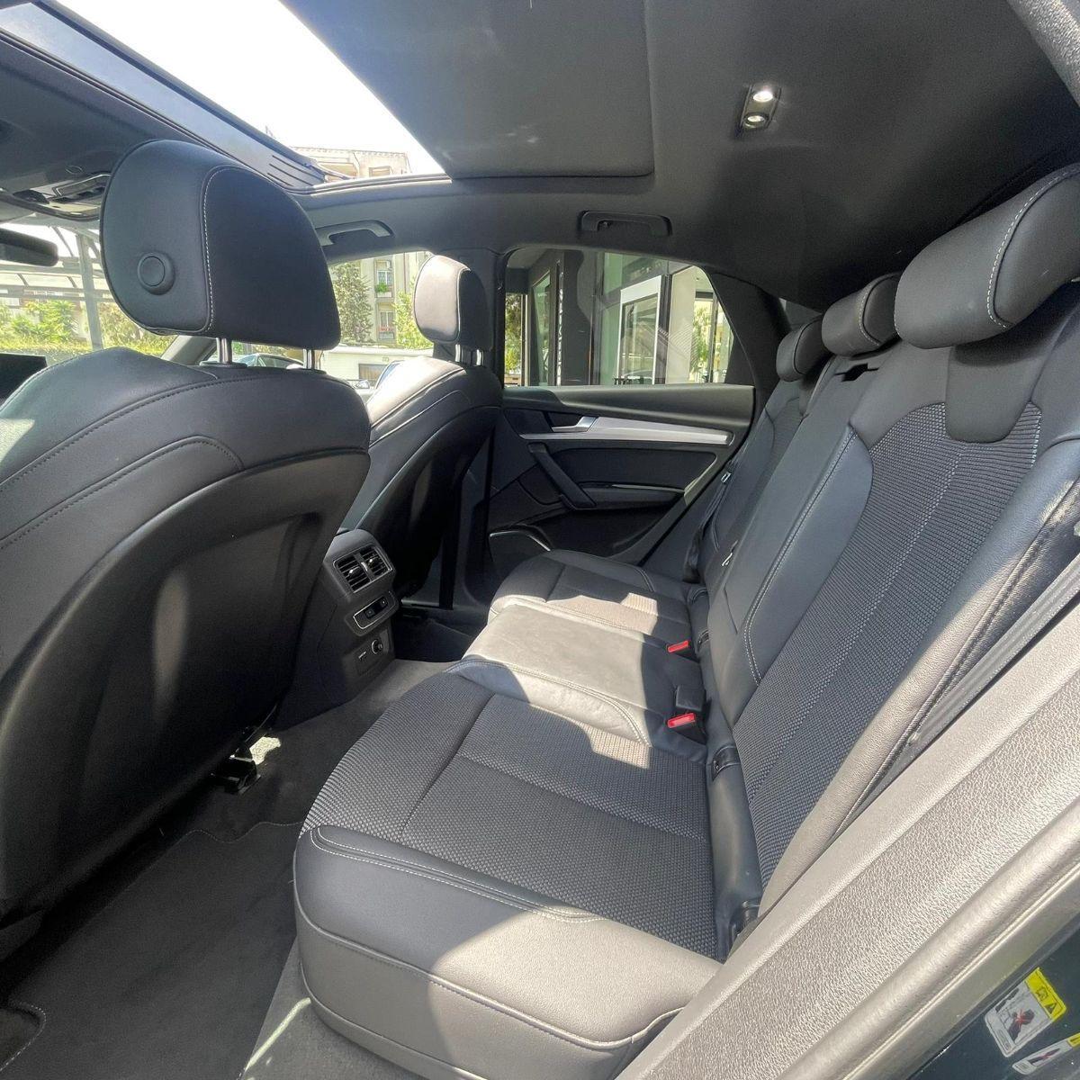 AUDI - Q5 Sportback S-line Total Black 40 tdi mhev