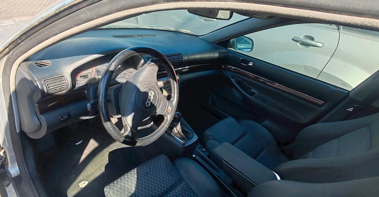Audi A4 2.5 V6 TDI cat quattro Advance
