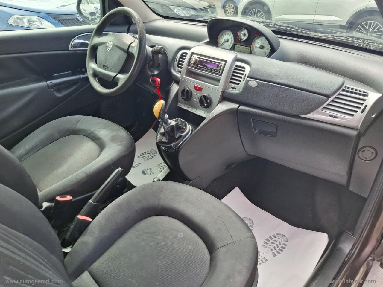 LANCIA Ypsilon 1.2 69 CV Platinum