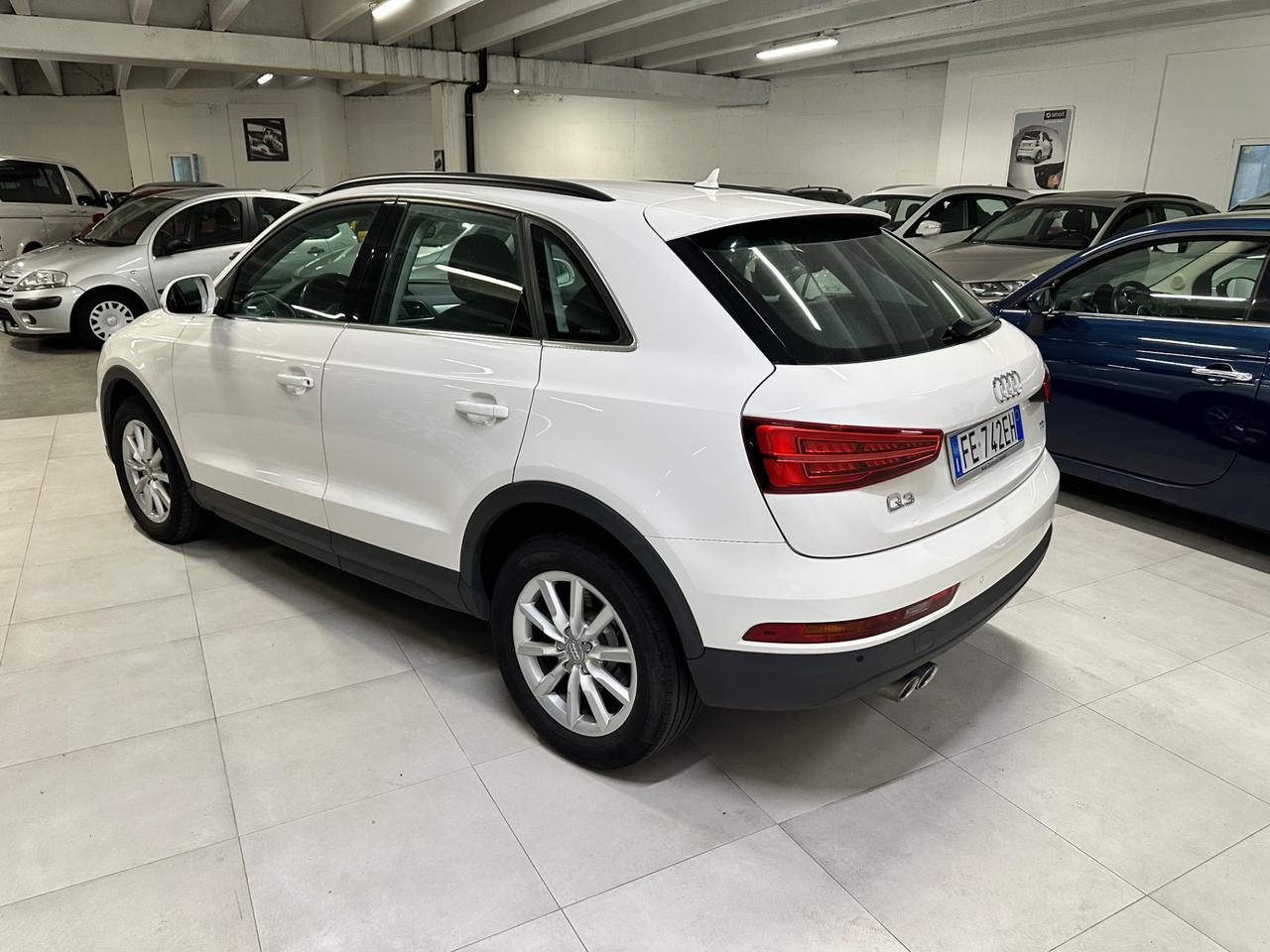 Audi Q3 2.0 TDI 120 CV Business