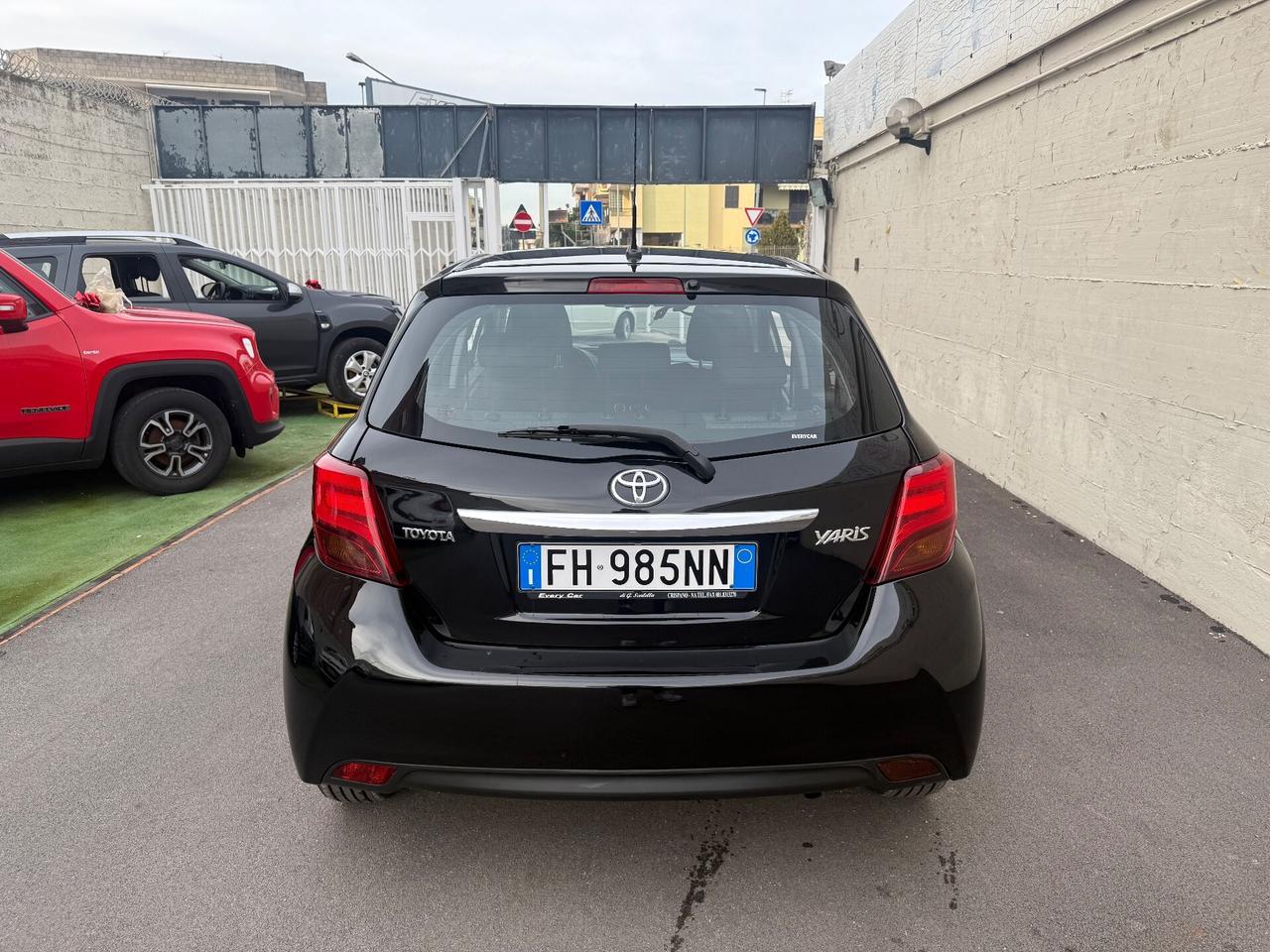 Toyota Yaris 1.0benzina 5porte LOUNGE - 2017