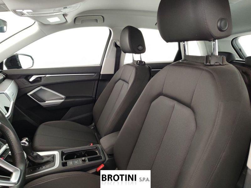 Audi Q3 35 TDI quattro S-Tronic Business